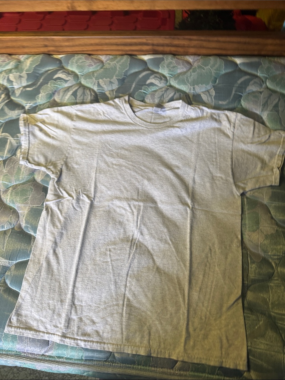 Gildan Light Gray Men's Short Sleeve Crewneck T-Shirt